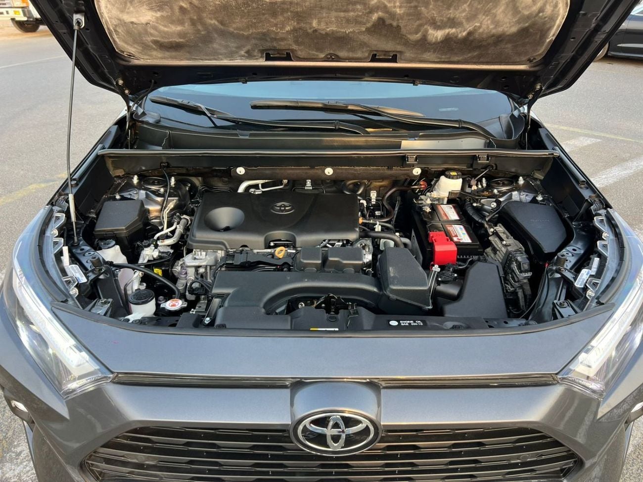 تويوتا راف ٤ XLE 2023 Toyota RAV4 Full Option - 2.5 V4 - Big Screen & Radar Sensor - Trunk Auto Push Star