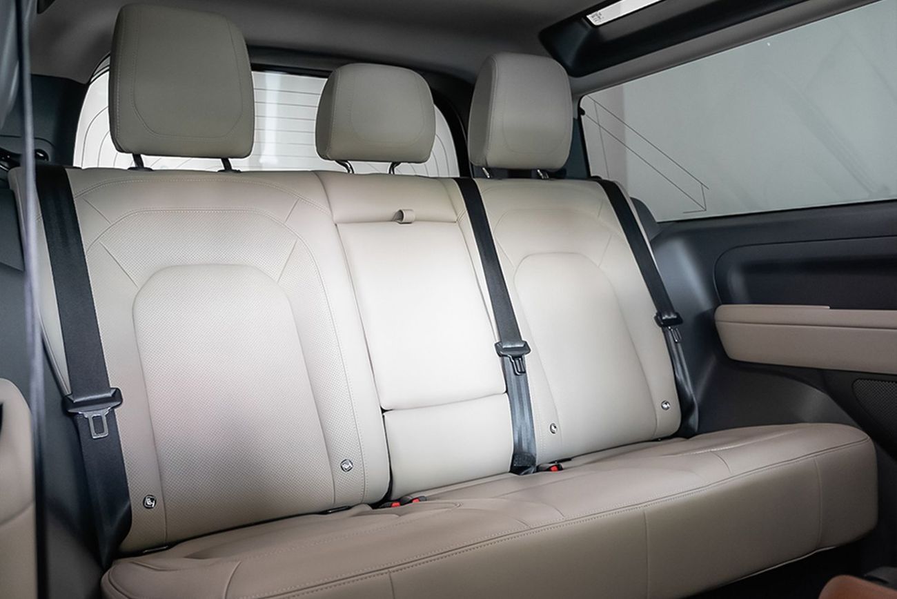 Land Rover Defender 90 SE P400 3.0L