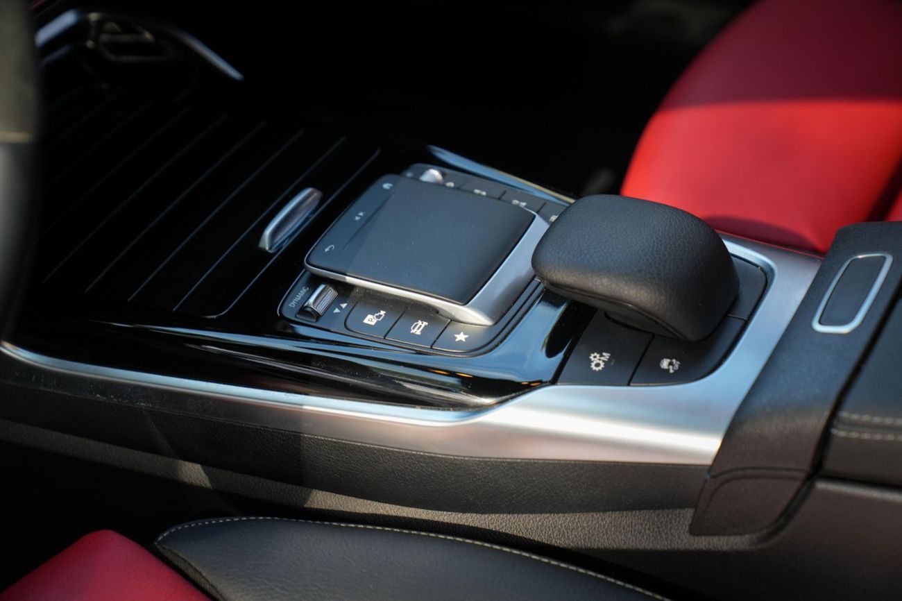 مرسيدس بنز CLA 35 AMG 4MATIC 2021!! GCC SPECS!! LOW MILEAGE!! FULL SERVICE HISTORY FROM THE DEALER