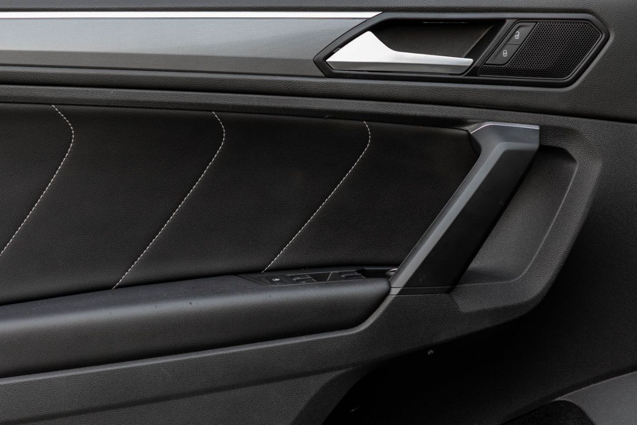 Volkswagen Tiguan R-LINE | 1,762 P.M | 0% Downpayment | IMMACULATE!