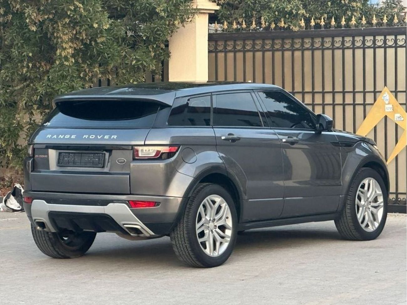 Land Rover Range Rover Evoque Dynamic Plus 2.0L (5 Door)