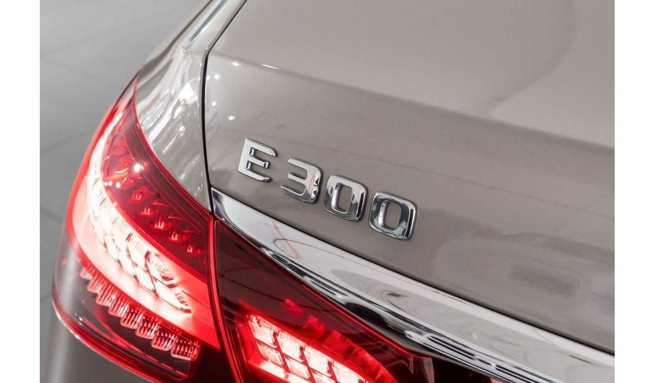 Mercedes-Benz E300 Premium 2.0L