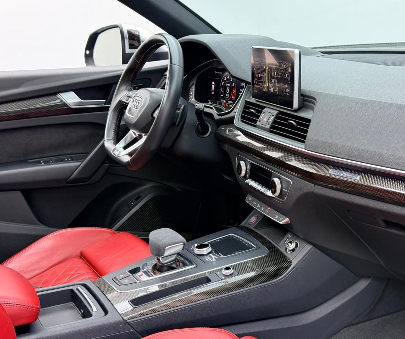 أودي SQ5 2018 Audi SQ5 Quattro, Full Service History, Carbon Fiber Interior, Excellent Condition, GCC