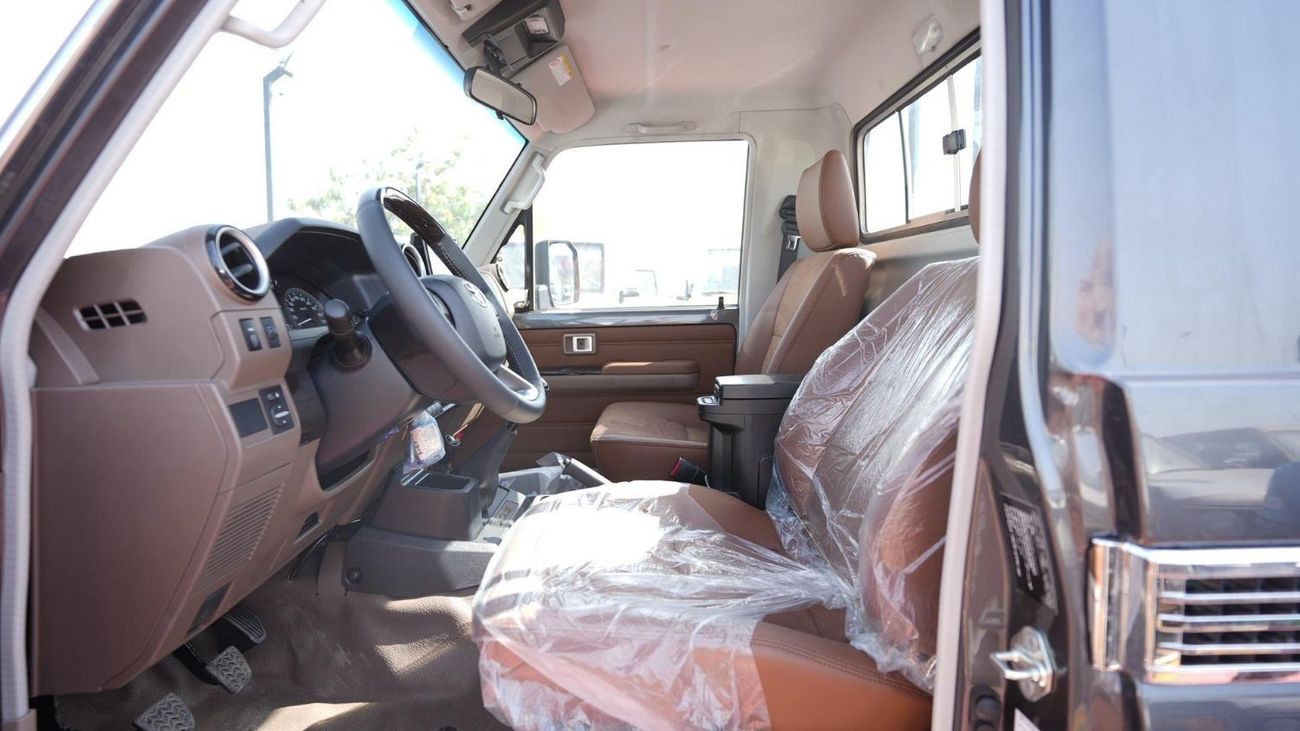 تويوتا لاند كروزر بيك آب TOYOTA LAND CRUISER 79 SINGLE CAB PICKUP PETROL 4.0L V6 4WD MT MODEL 2025 40TH ANNIVERSARY FULL OPTI