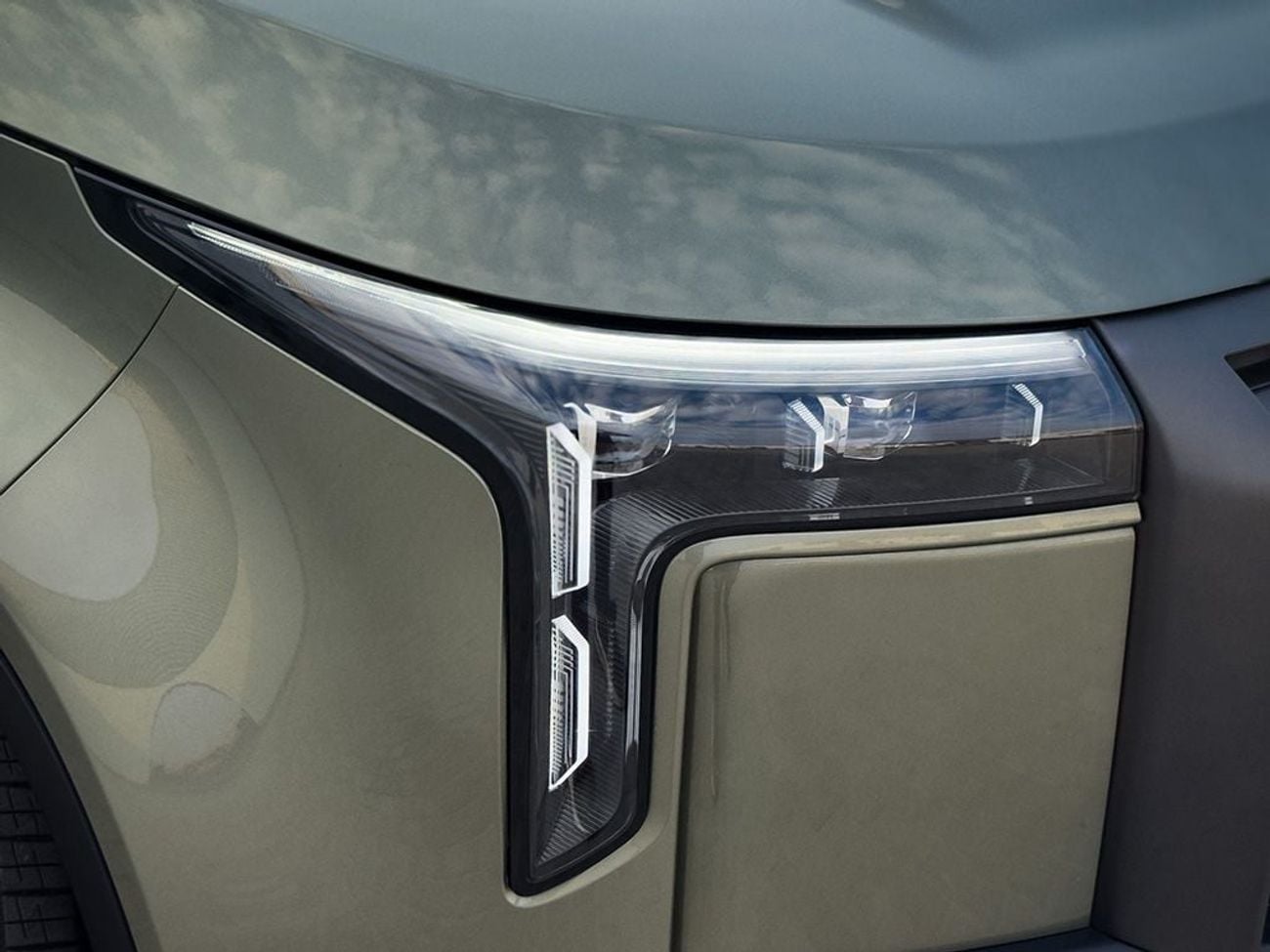 ROX 01 1.5L PHEV TURBO in RIGHT HAND DRIVE