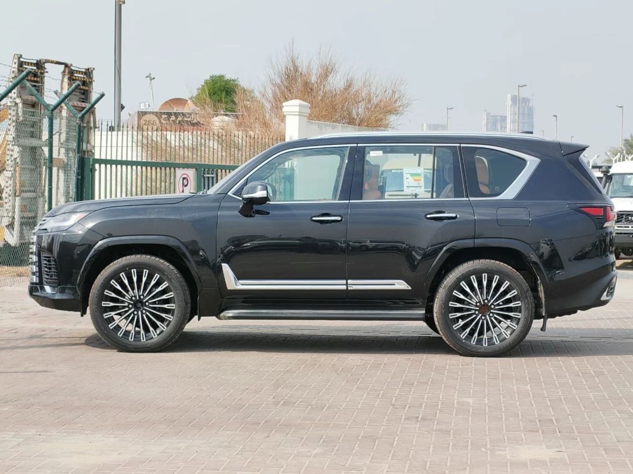 لكزس LX 700h 2026 Lexus LX 700h VIP HEV (4-Seater) 3.5L V6 Twin-Turbo Hybrid