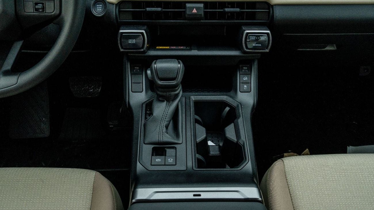 تويوتا راف ٤ 2026 Toyota RAV4 XLE 4x4 2.0L AT Petrol With(sunroof & Electric Seat)