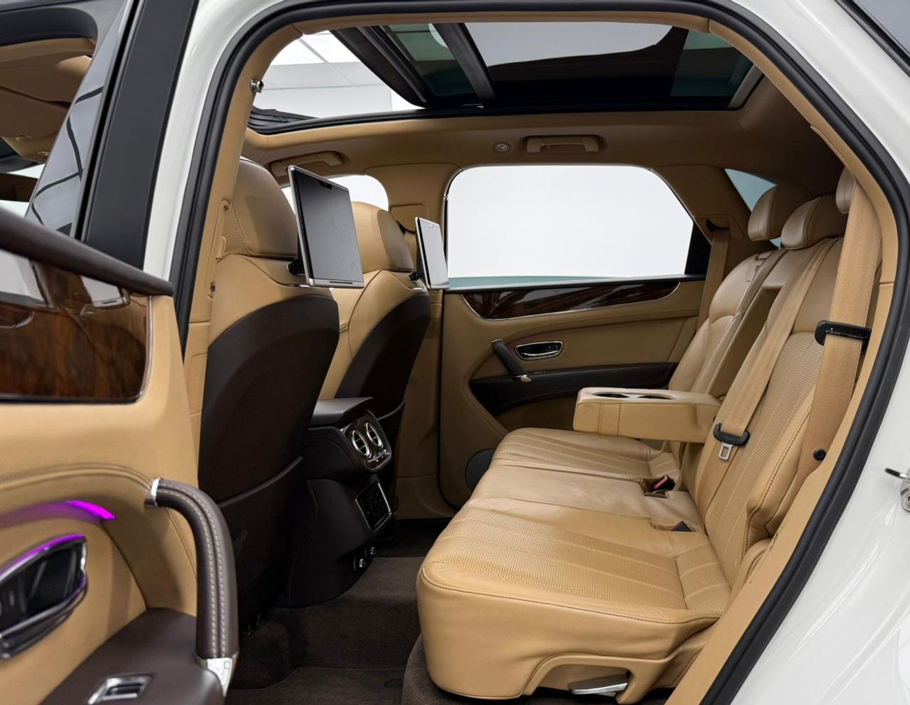 بنتلي بينتايجا 2018 Bentley Bentayga W12, Full Bentley Service History, Fully Loaded, Excellent Condition, GCC