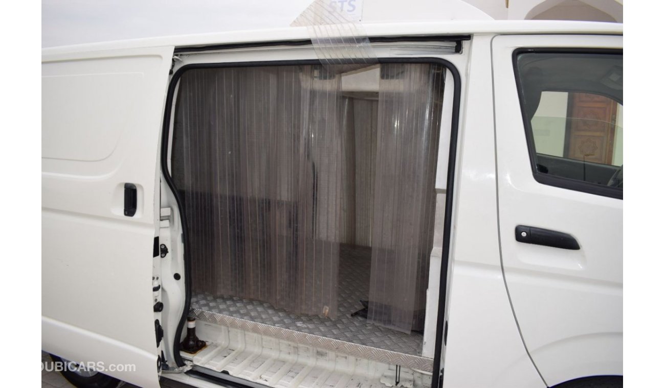 Toyota Hiace GL - Standard Roof Toyota Hiace Chiller, model:2016. Free of accident