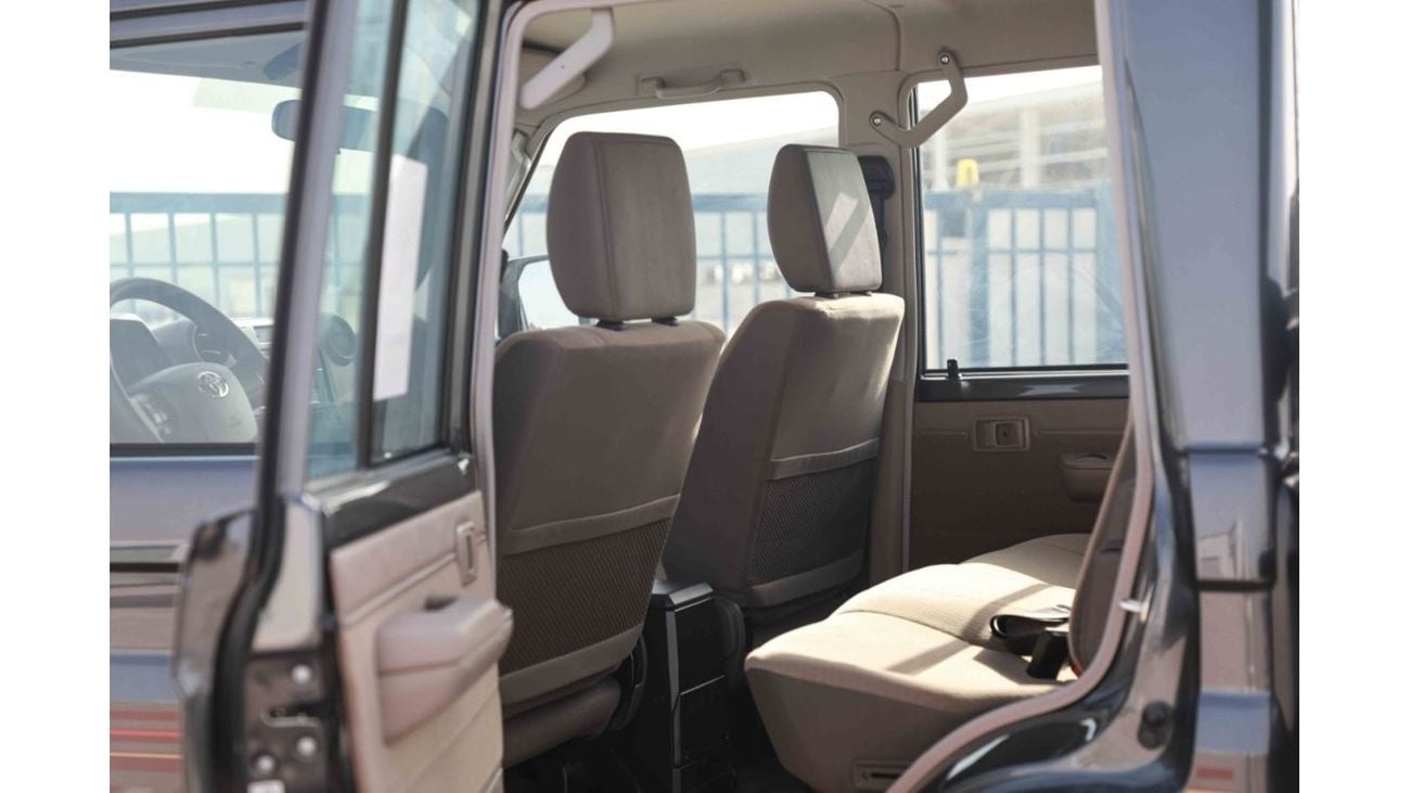 Toyota Land Cruiser Pick Up 2024 Toyota LC79 4X4 Double Cab 4.5 V8 - Grey Mettalic inside Beige | Export Only