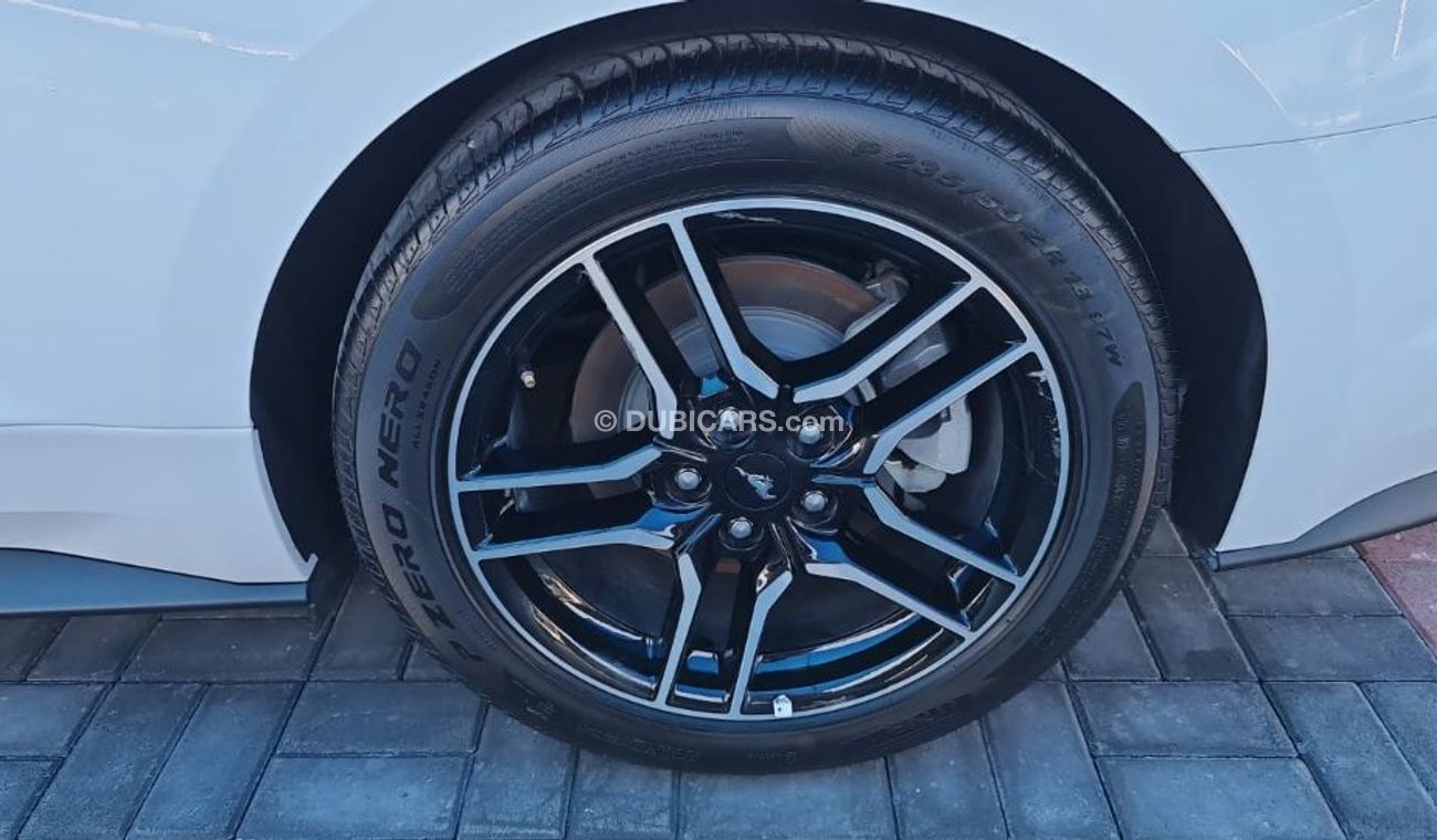 Ford Mustang car in perfect condition 2023 2.3l  America