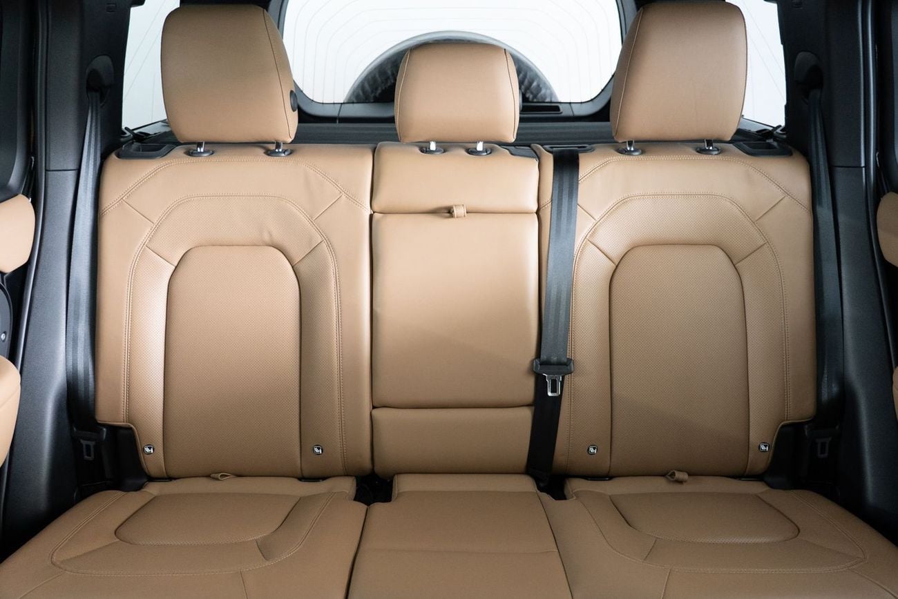 لاند روفر ديفندر P300 110 2.0L (5 Seater)