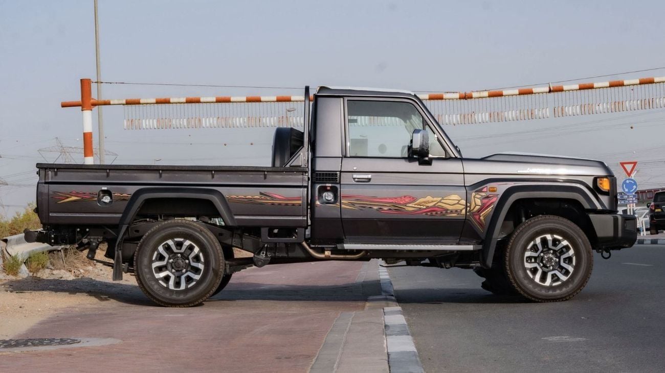تويوتا لاند كروزر بيك آب 2025 Toyota Land Cruiser LC 79 4.0L AT Petrol (Gray)