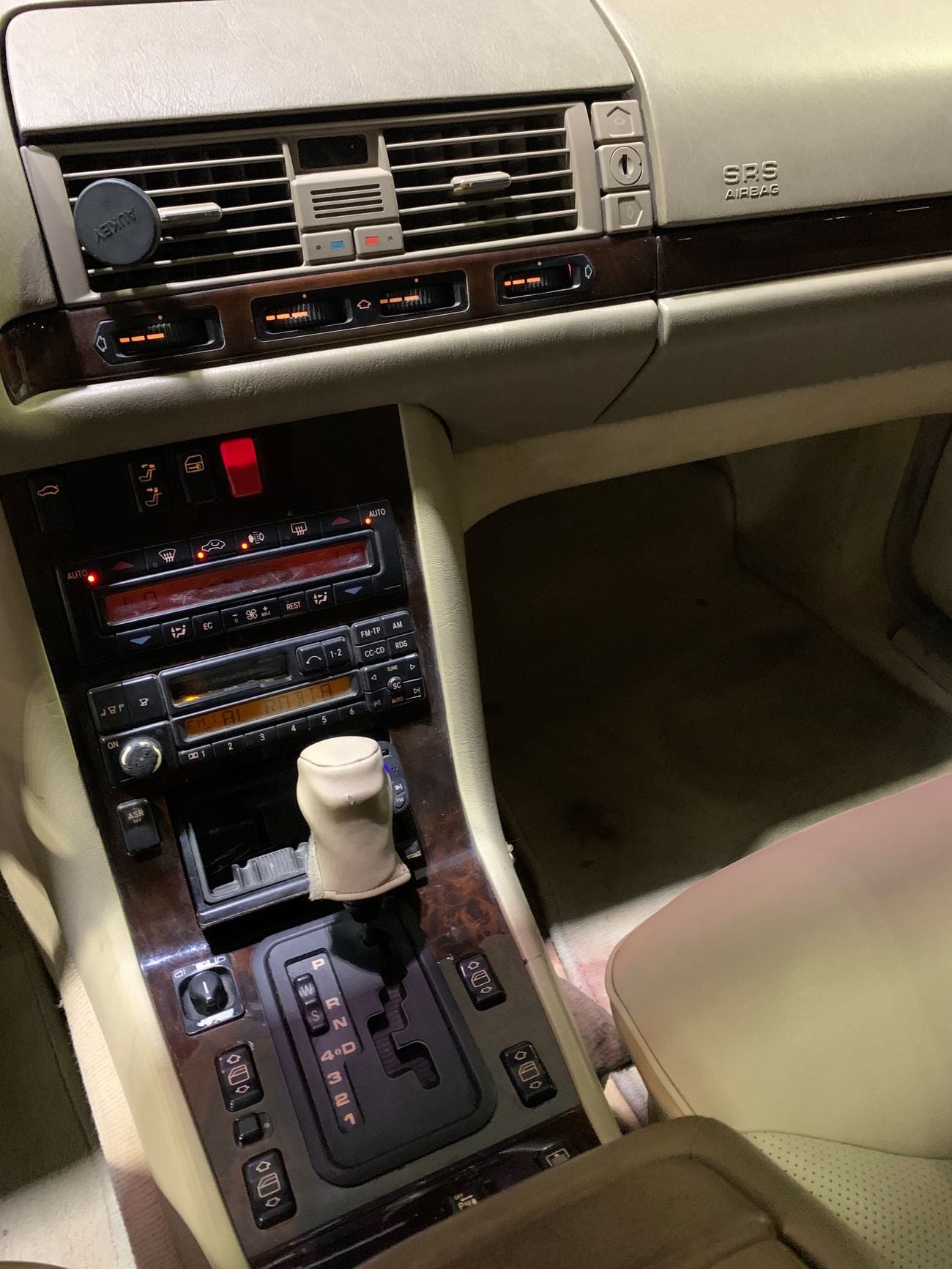 مرسيدس بنز S 320 STANDARD