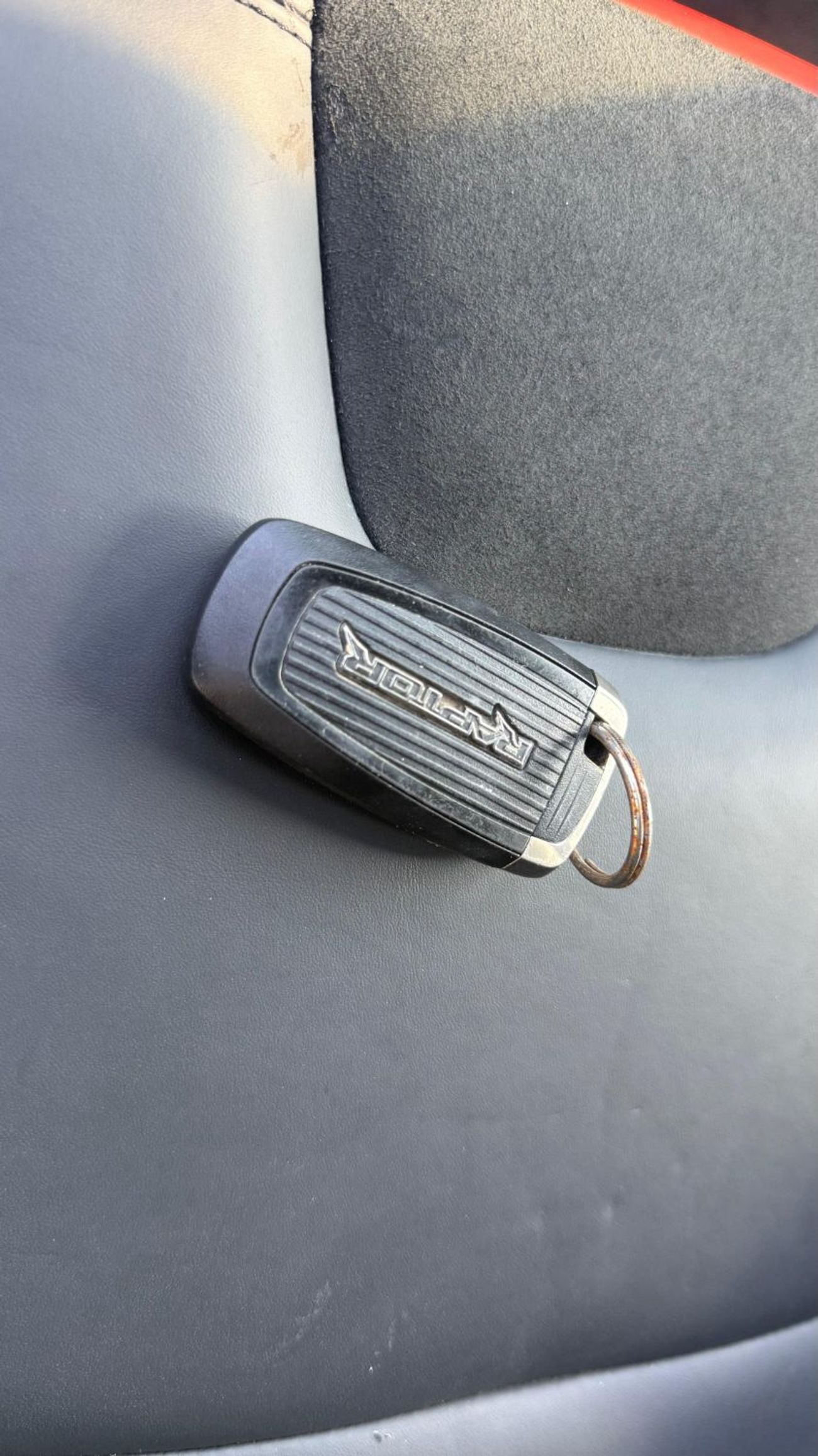 فورد رينجر رابتور Double Cabin Pickup 3.0L V6 Twin Turbo Petrol engine 4WD 360° Camera Automatic Gear 5 Seats 4 Doors