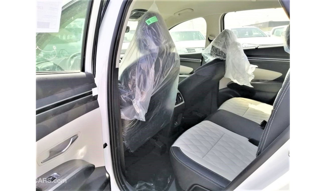 Hyundai Tucson 2.0 with  2 electric seats  bush start  big screen