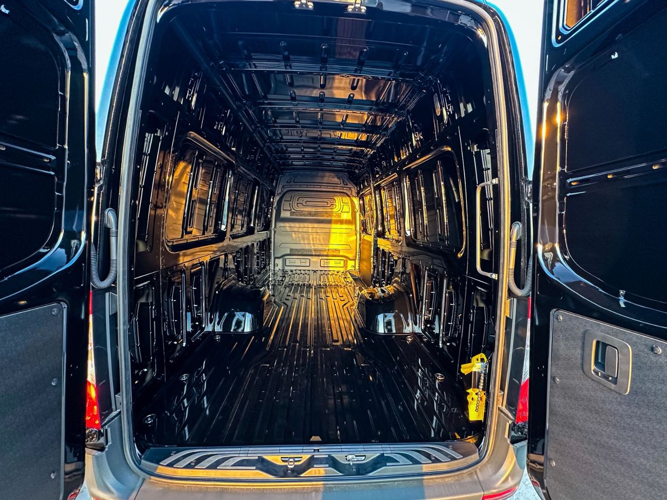 مرسيدس بنز سبرينتر Mercedes-Benz Sprinter 519 EXTRA LONG