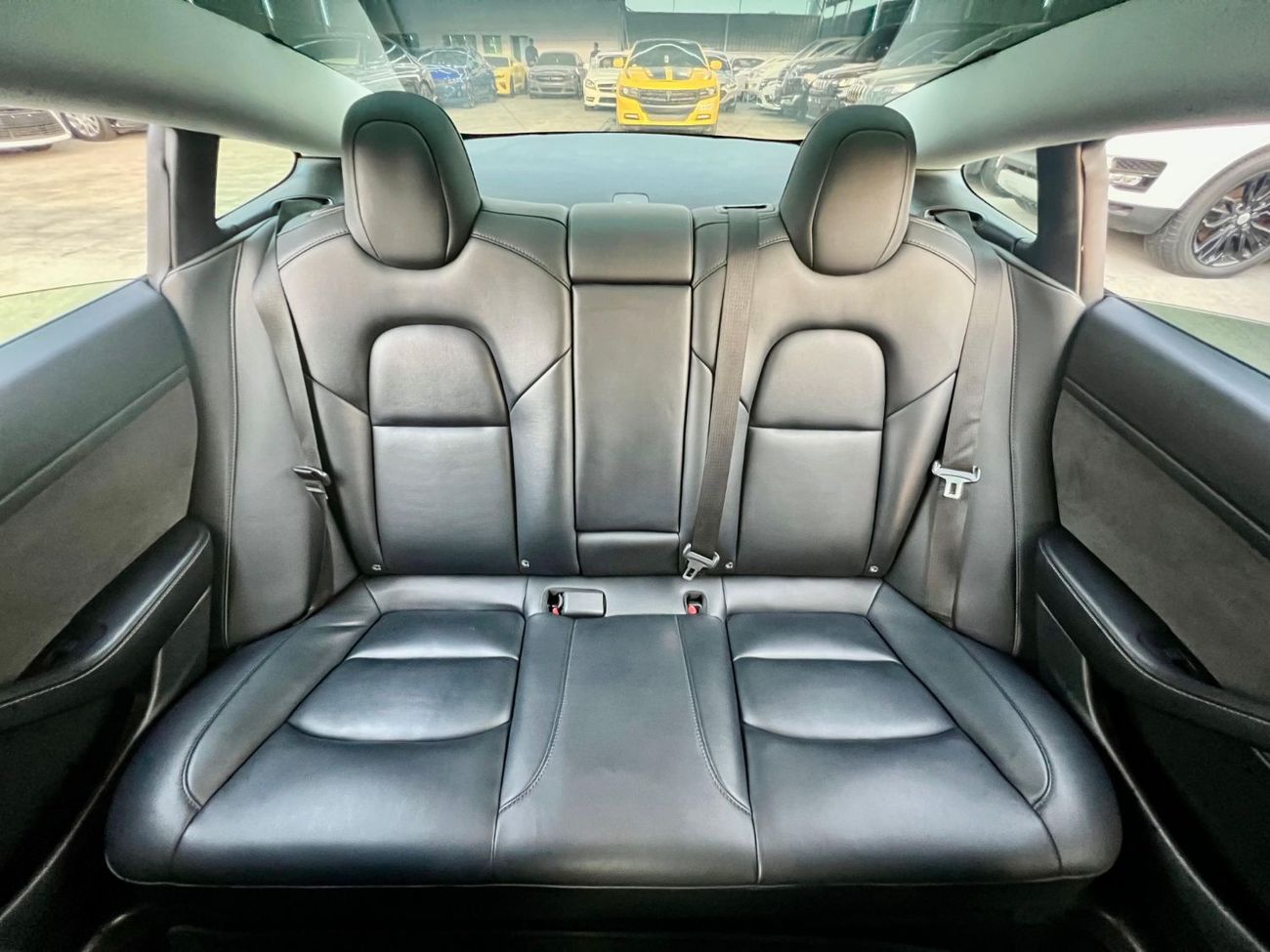 Tesla Model 3 Rear-Wheel Drive warranty 40,000 km and service