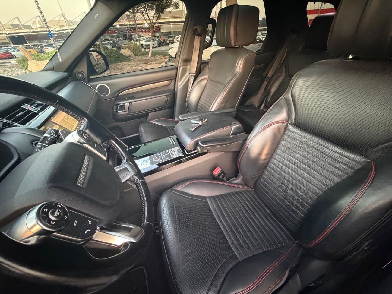 Land Rover Discovery HSE Land Rover Discovery Si6 2017 GCC Specs Full Service History 2 Keys One Owner