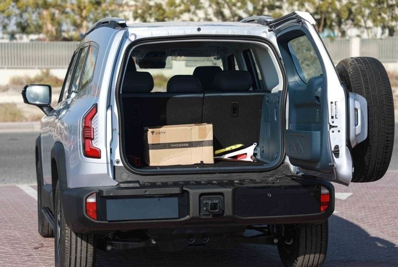 تشنجان ديبال جي 318 2024 Changan Deepal G318 Comfort - Plug-in Hybrid - Silver inside Blue