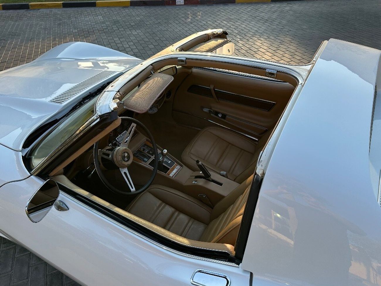 Chevrolet Corvette Coupe T-Top 350 CI