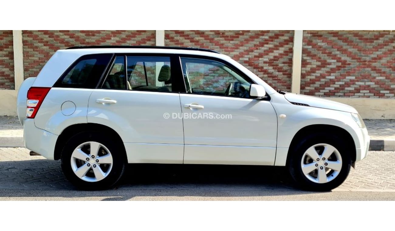 Suzuki Grand Vitara SUZUKI GRAND VITARA GCC SINGLE OWNER  EXTRA CLEAN  . ACCIDENT FREE  . NO MECHANICAL FAULTS