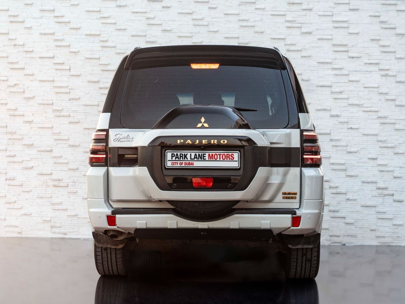 Mitsubishi Pajero 3.8L V6 Signature Edition