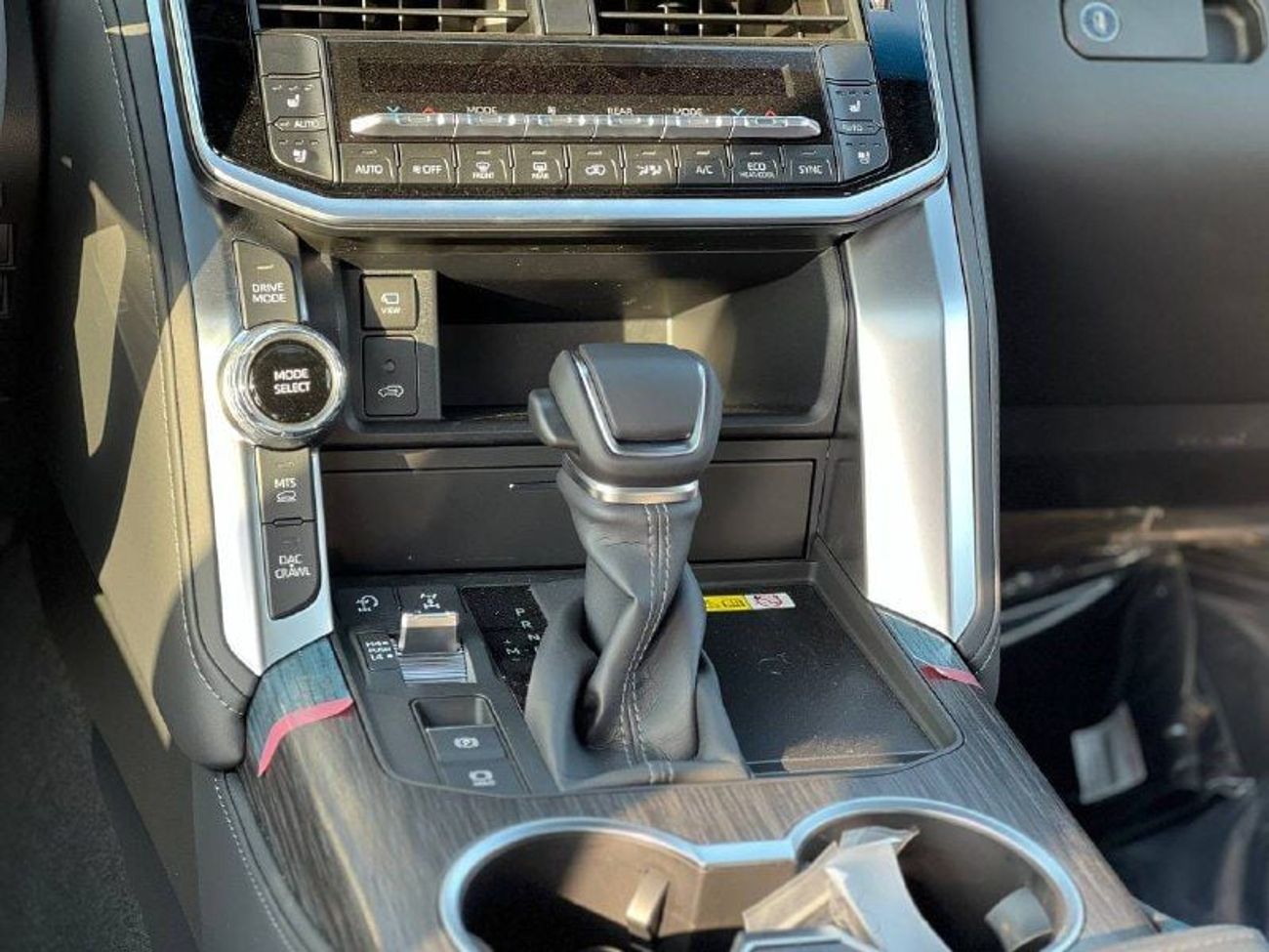 تويوتا لاند كروزر VXR 3.5L PTR A/T // 2025 // FULL OPTION WITH KIT , RADAR & 360 CAMERA , HEAD UP DISPLAY // SPECIAL O