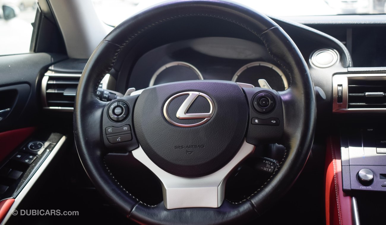 Lexus IS 200