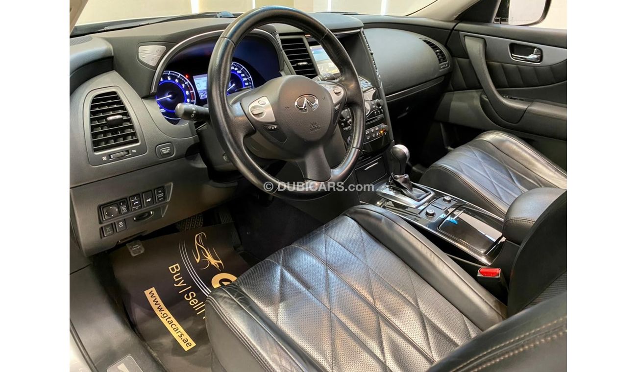 Infiniti QX70 2015 Infiniti QX70, Full Service History, Warranty, GCC