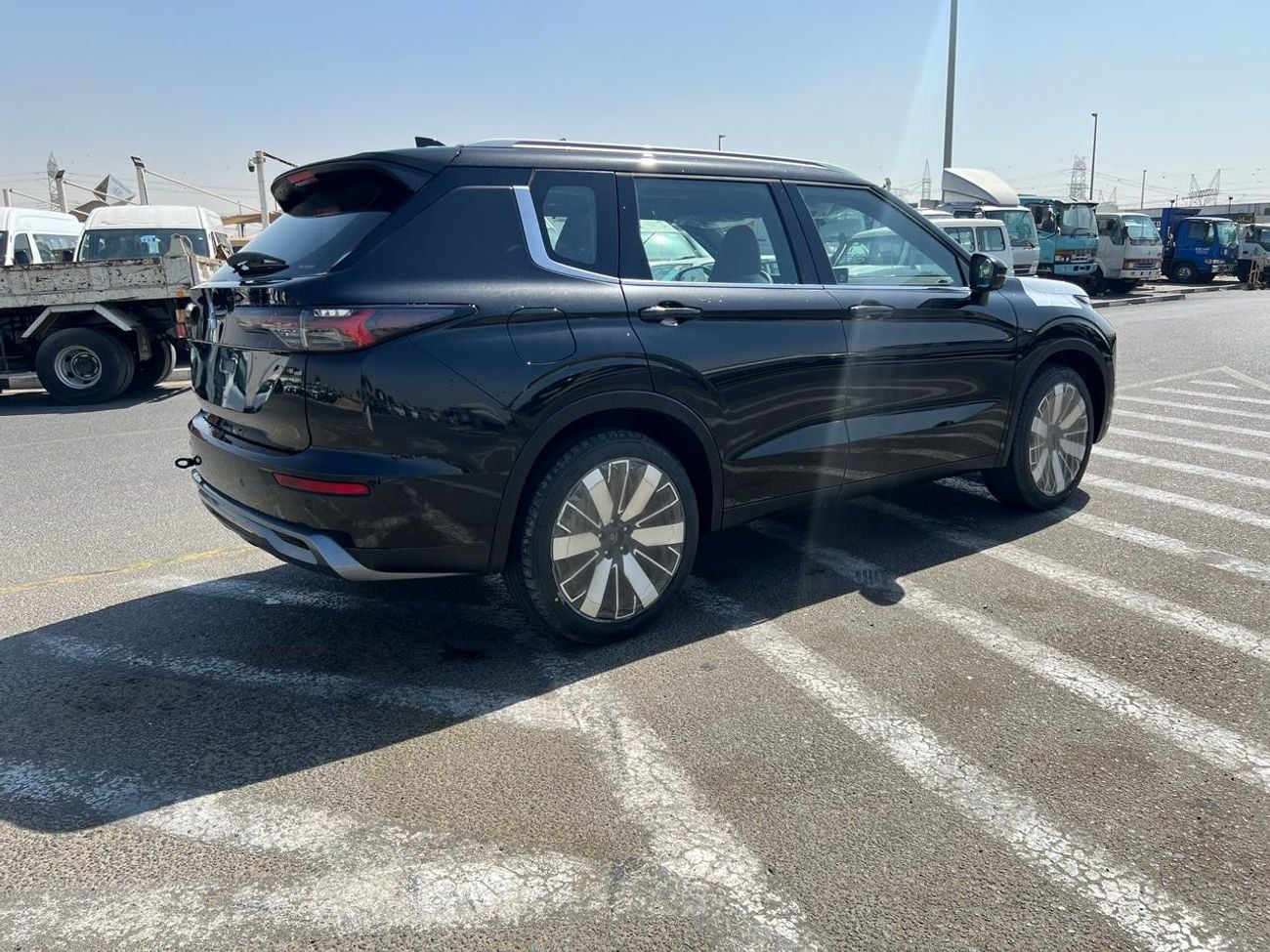 ميتسوبيشي آوتلاندر Mitsubishi Outlander P Line 2.5L 2026 Petrol (Export Only)