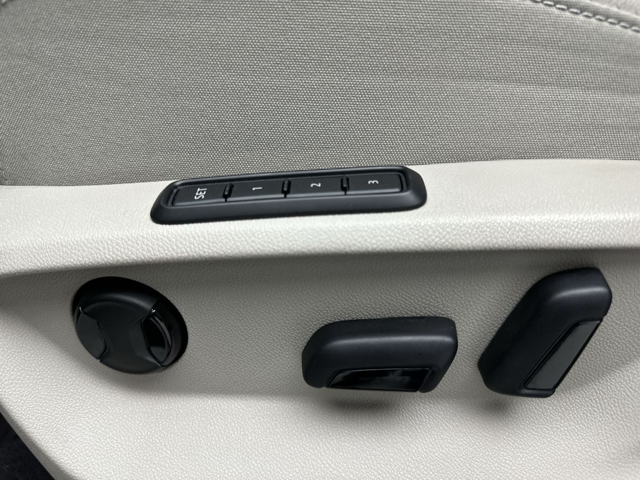Volkswagen Teramont COMFORTLINE with Sunroof - Leather Seats 2L | VW Certified | Premium Ventilated Seats