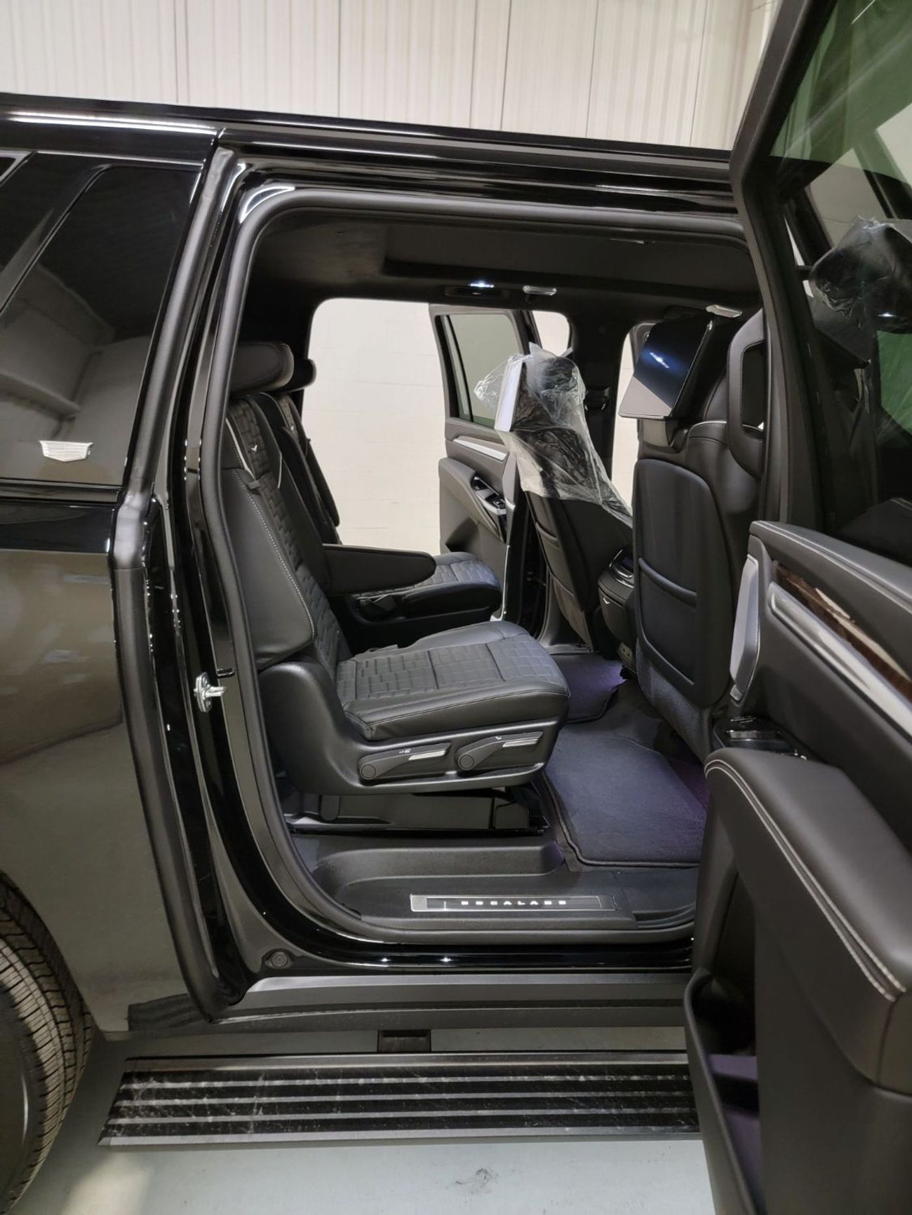 Cadillac Escalade Escalade ESV Sport Platinum ONYX Pkg | Fridge