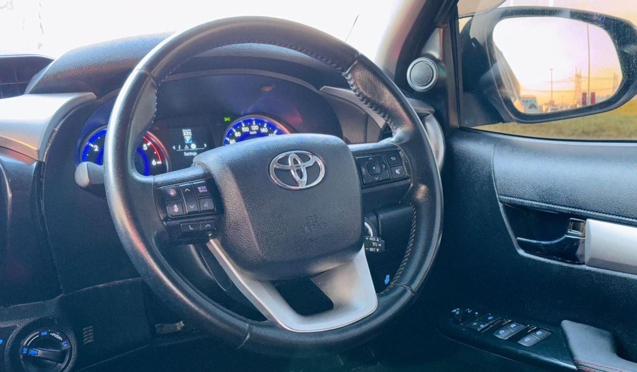 تويوتا هيلوكس OFF ROAD MODIFIED PICKUP | RHD | 2016 | 2.8L DIESEL ENGINE | AT | AWNING SIDE ROOF CAMPING TENT