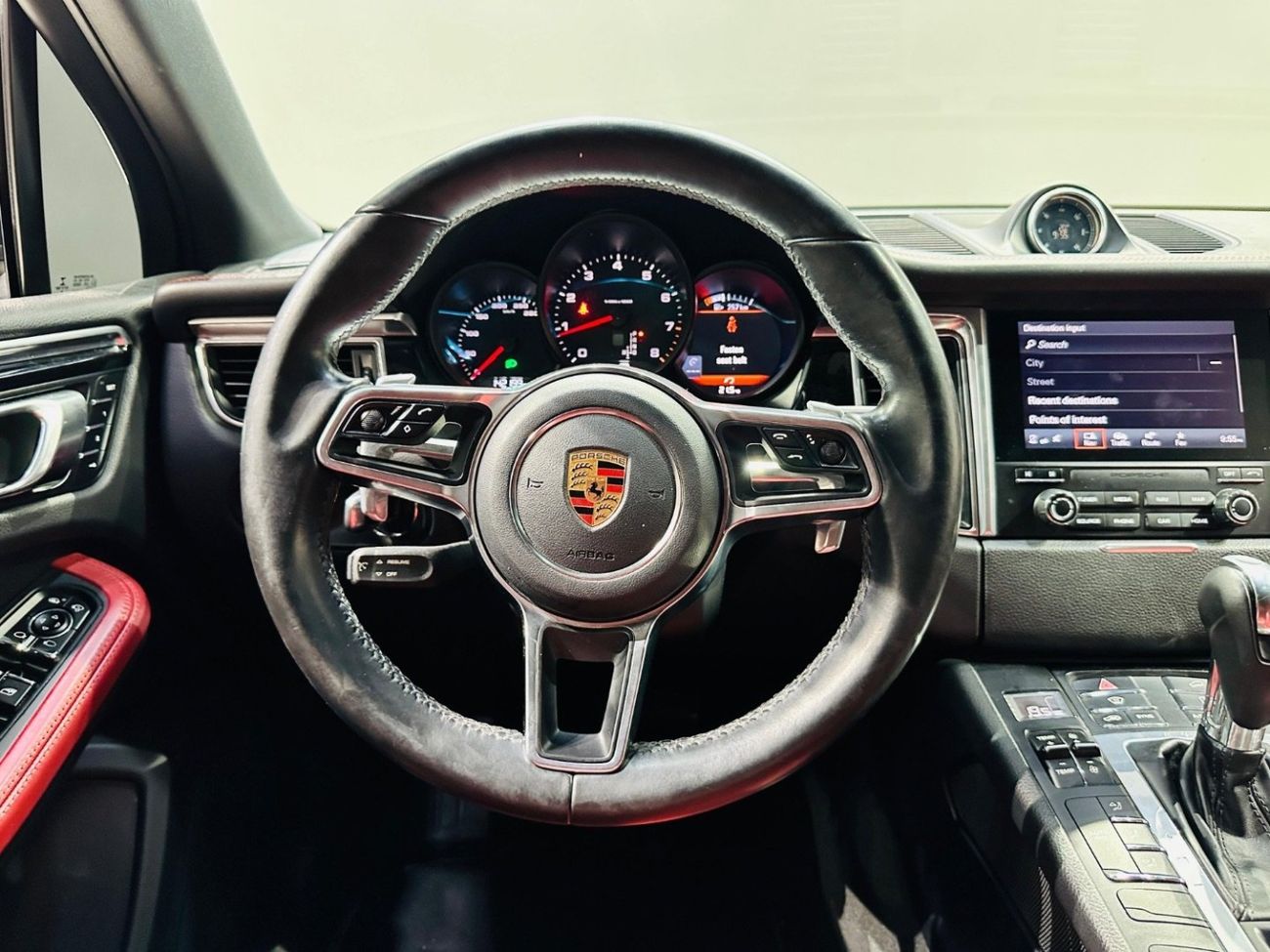 Std 252 مستعملة بورش ماكان Std 2.0L (252 HP) 2018 للبيع في دبي - 829055