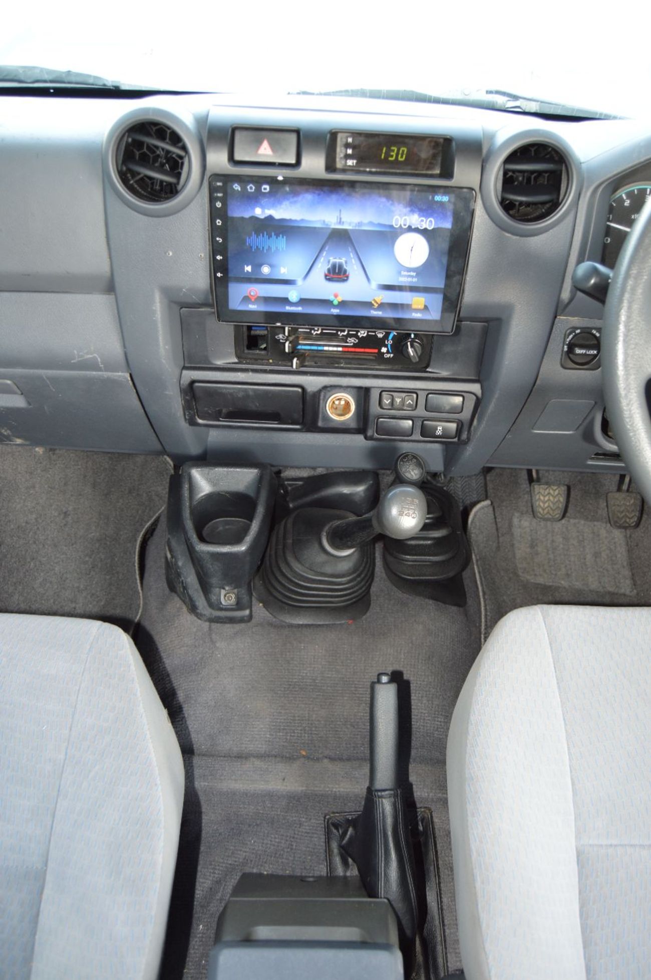 تويوتا لاند كروزر 70 Double cabin 4.5L, perfect inside and outside