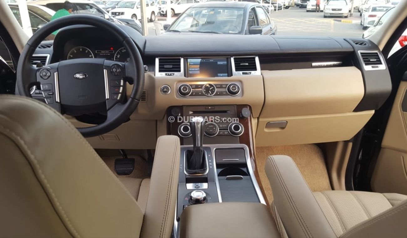 Land Rover Range Rover Sport 2011 car prefect condition full service full option low milea