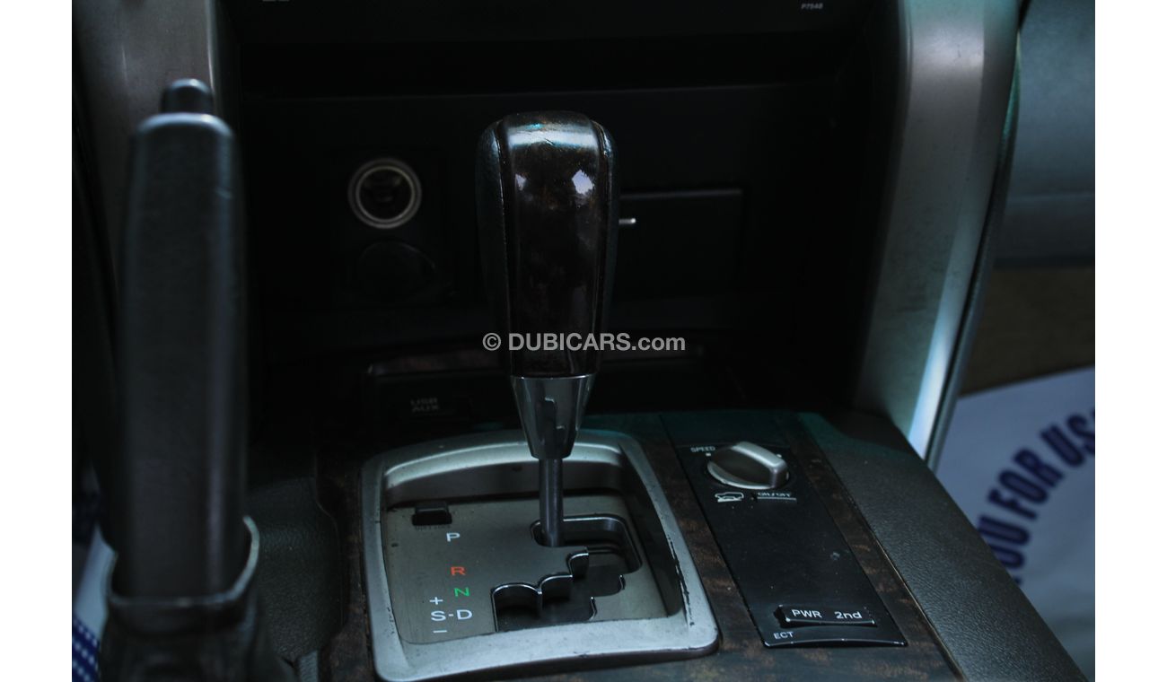 Toyota Land Cruiser 5.7L , VXR FULL V8 20 SHP 2010 WHITE ( LOT # 980)