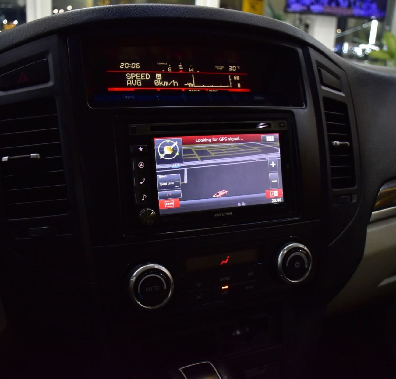 ميتسوبيشي باجيرو EXCELLENT DEAL for our Mitsubishi Pajero GLS ( 2013 Model ) in Grey Color GCC Specs