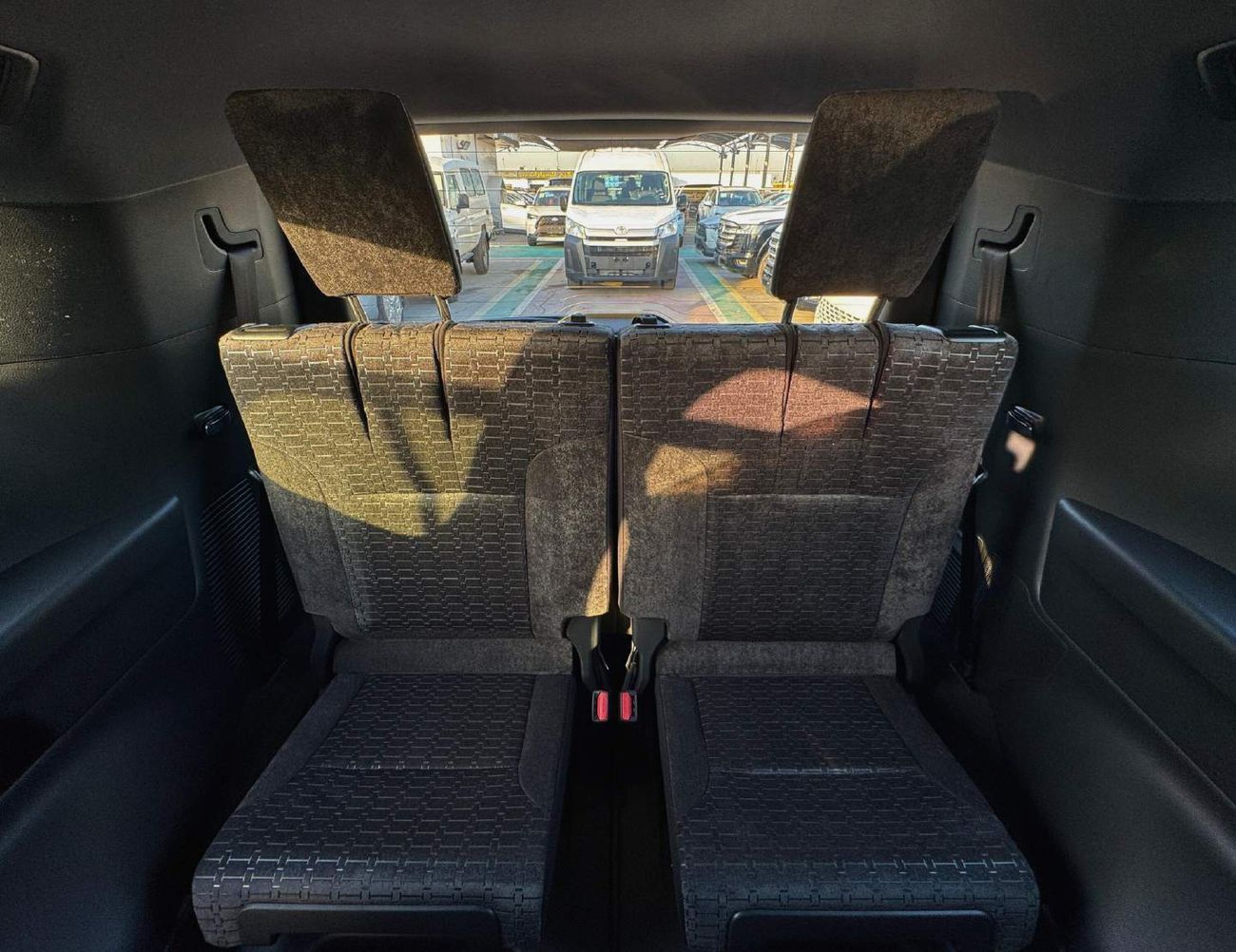 Toyota Land Cruiser GXR 3.5L Twin Turbo | Sunroof | Driver Power Seat | Digital Speed Meter (CODE # GXR33M