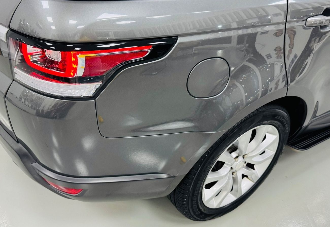 Land Rover Range Rover Sport GCC .. FSH .. V6 .. HSE .. 7 Seats .. DVD .. Top Range