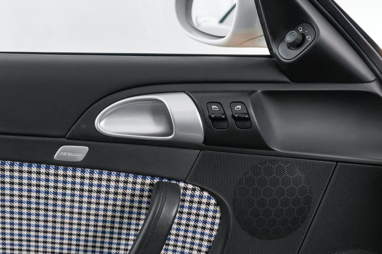 Porsche 911 2007 Porsche 997 Carrera 4 Dakar /  Manual / Full Modifications