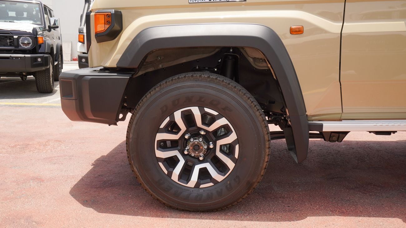 Toyota Land Cruiser 70 LX 2.8L DIESEL A/T