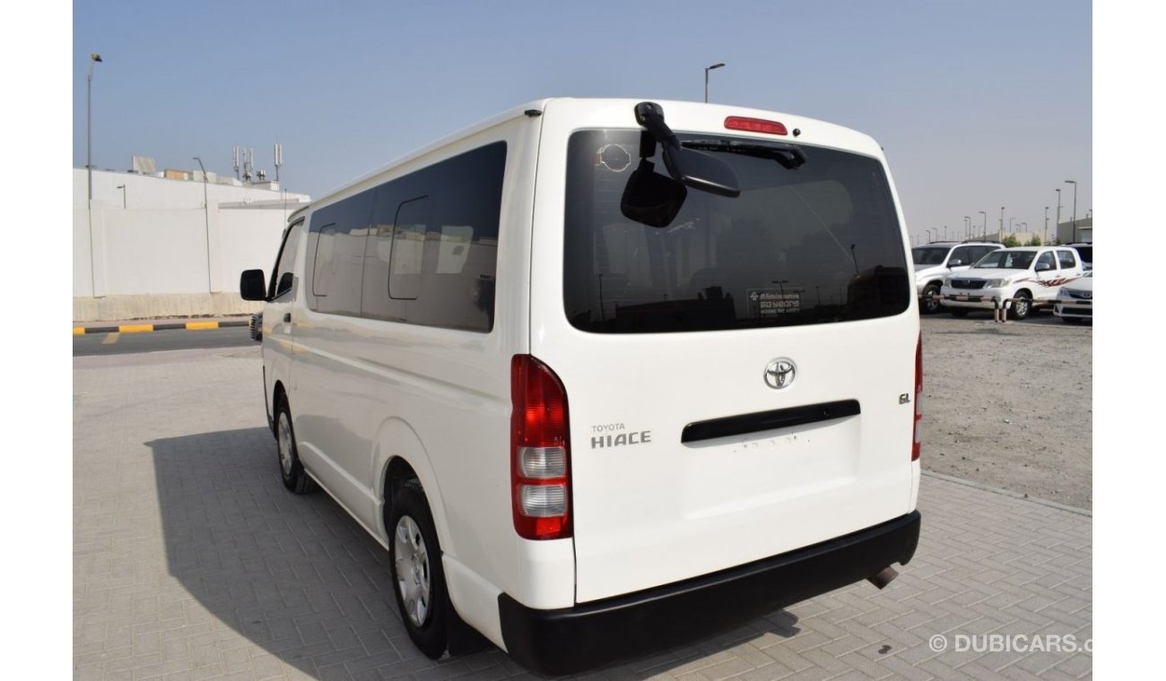 Toyota Hiace GL - Standard Roof Toyota Hiace Bus 13 seater, Model:2015. Excellent condition