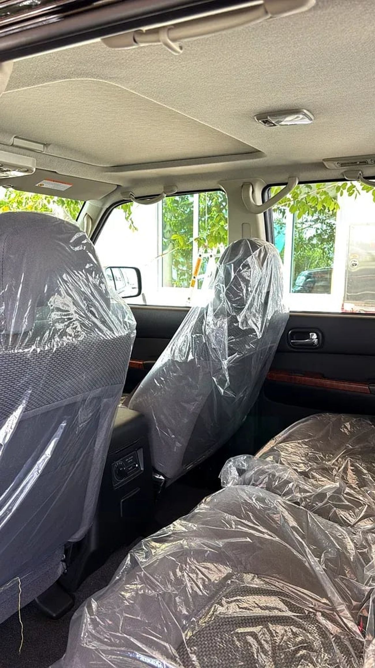 Nissan Patrol Safari Nissan Patrol Safari (Al Ostoura Edition) 4.8L Gasoline Engine 7 Seater