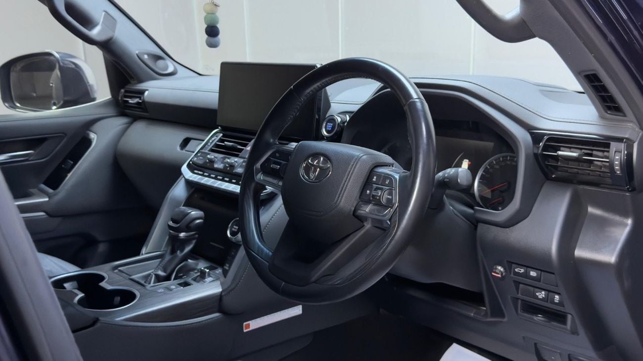 تويوتا لاند كروزر VX Toyota Land Cruiser 2022 ZX Sahara RHD diesel