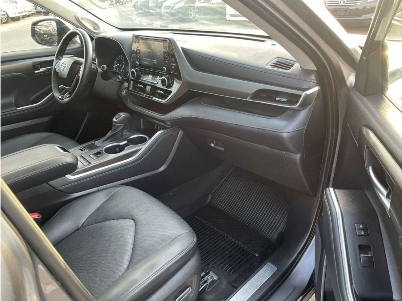 تويوتا هايلاندر 2021 Toyota Highlander Limited Edition 3.5L With multiple Driving Mode - Front & Back With Radar / E