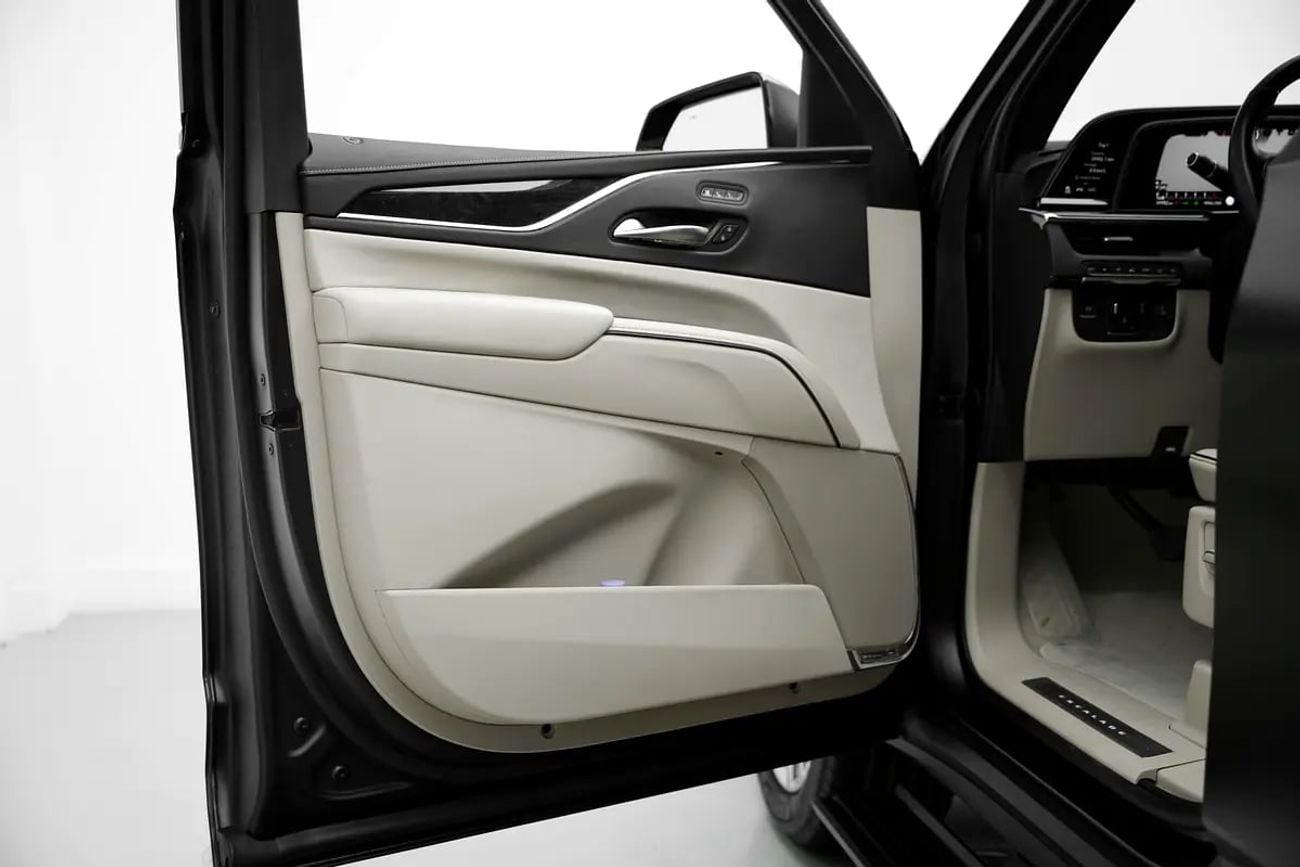 كاديلاك إسكالاد 600 BLACK EDITION WITH WARRANTY AND SERVICE CONTRACT