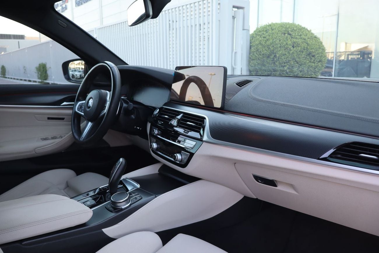 بي أم دبليو 530i M SPORT