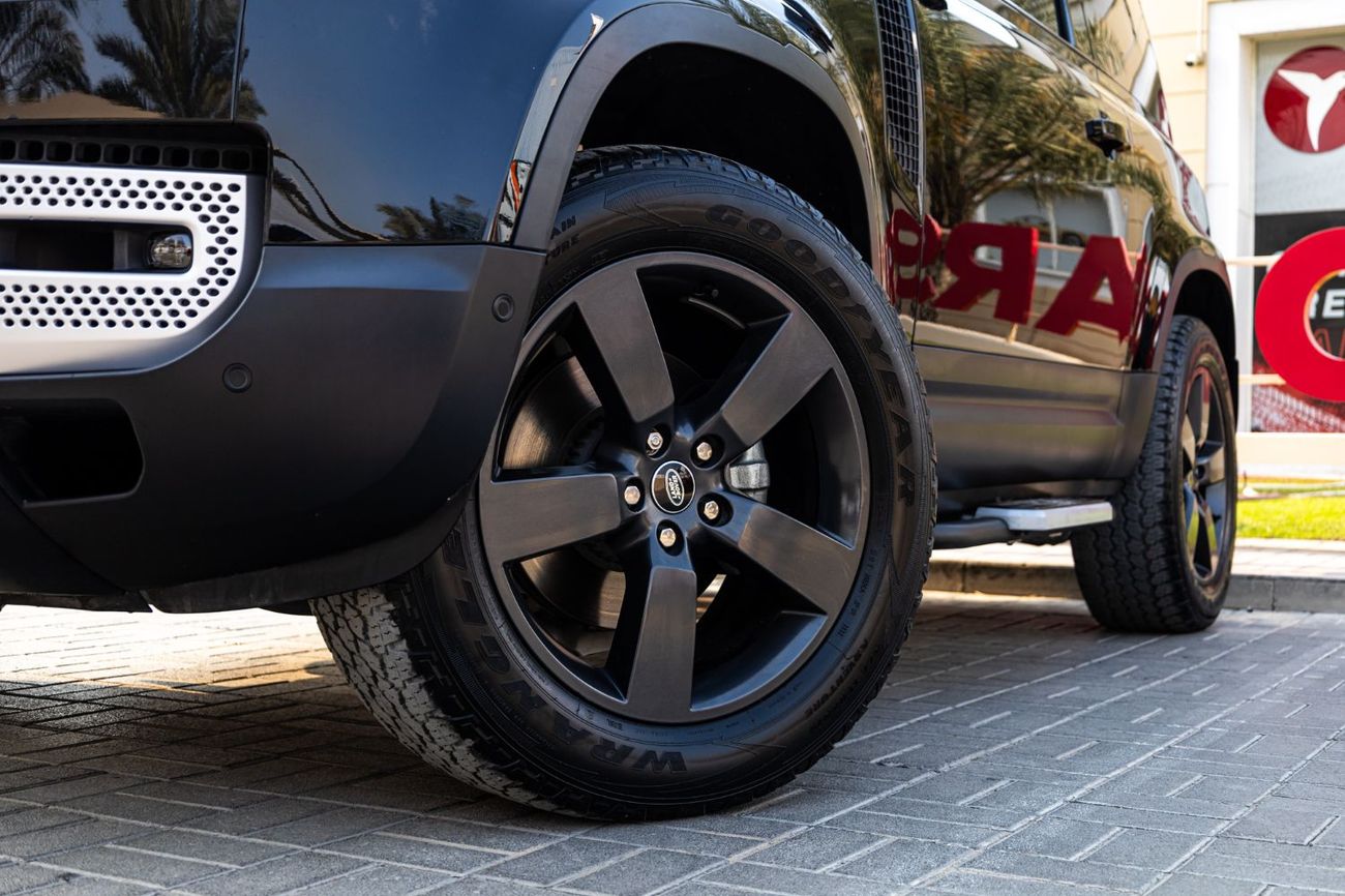 Land Rover Defender P300 90 SE 2.0L (6 Seater)